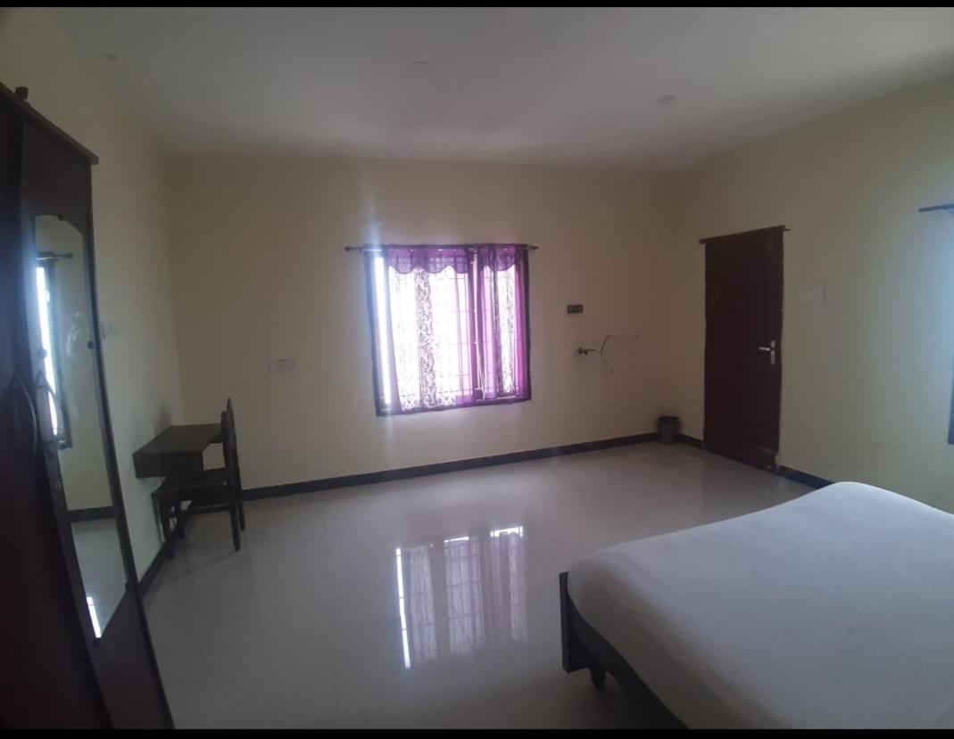 Homestay Shree Sairenu Near Maruthamalai And Bharathiyar Univ And On The Way To Adiyogi Isha Yoga Centre